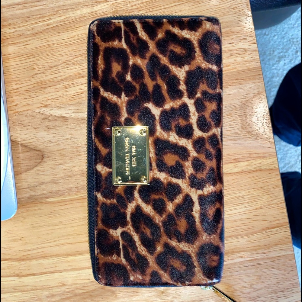 Leopard print Michael Kors wallet